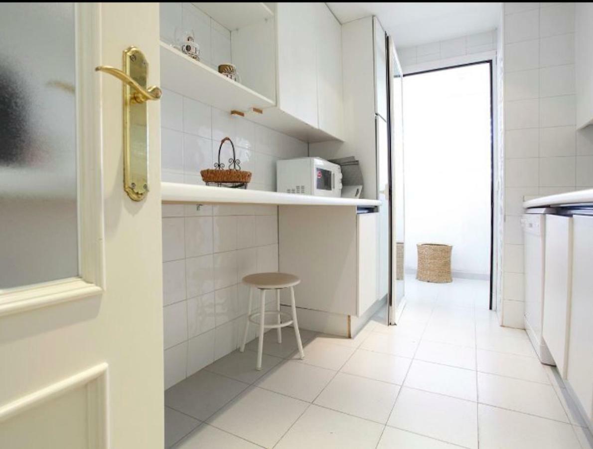 Center Puerto Banus -3 Bedrooms *